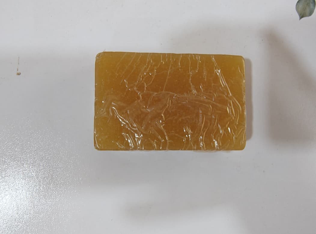 Kesar Radiance Bar - View 3